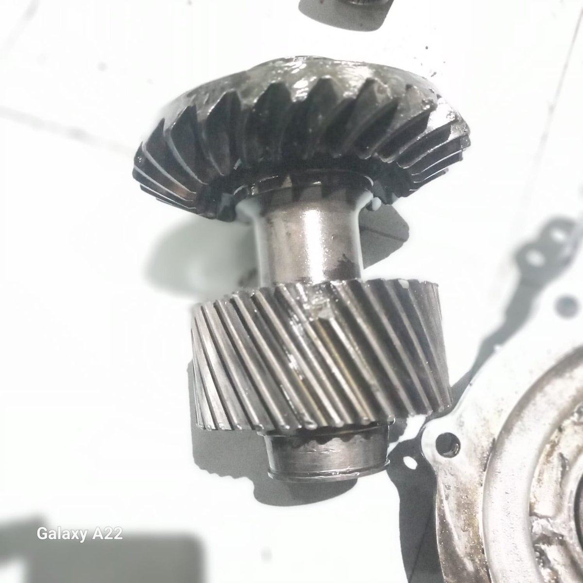 Bankapure's tweet photo. @18002096006 @Mahindra_Auto 
I've a Mahindra XUV 500 W10 AWD silver colour (2017 model) and my car was broke down on Nashik Highway on 29 March 2026 due to a gear teeth break in Power Train Unit. Question of reliability and trust which I've totally lost from Mahindra. https://t.co/QoIqzL0k4O