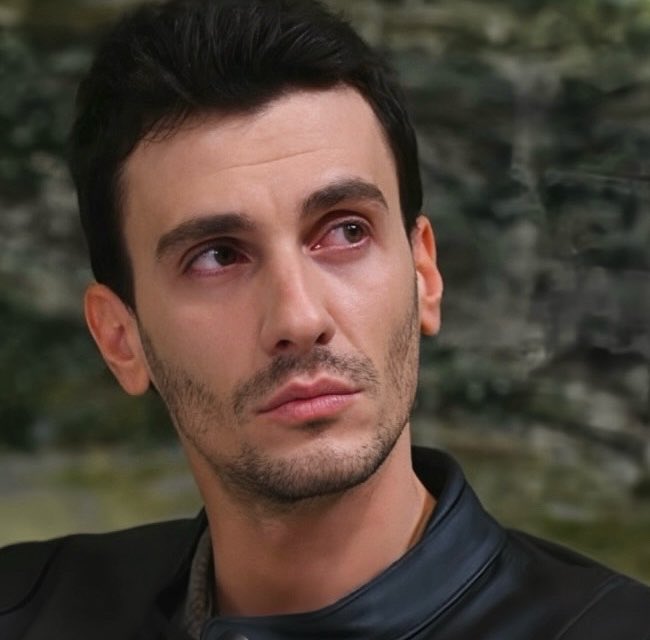 lrxll2's tweet photo. Topraak 🥺🥺🥺
 #bertanasllani #DoktorBaşkaHayatta https://t.co/LI9UMy2I1K