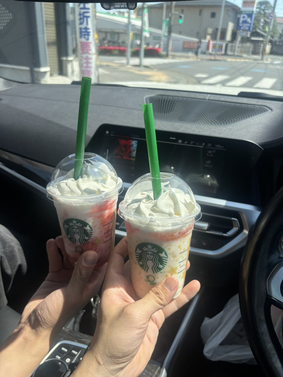 hnd_ark's tweet photo. 優雅にスタバ飲んで向かってました✌️ https://t.co/1fNr2pXNZJ