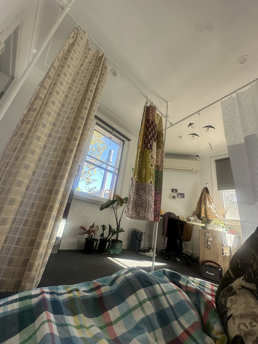 R oc k…f l tweet media