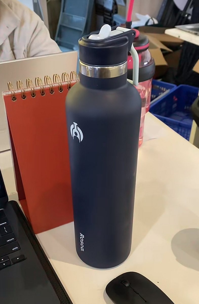 embooott's tweet photo. Kalo kalian lagi cari Tumbler ukuran 1 Liter. Mungkin ini bisa jadi salah satu pilihan buat kalian! 
https://t.co/s78sV5738l https://t.co/szbmiVHIxc