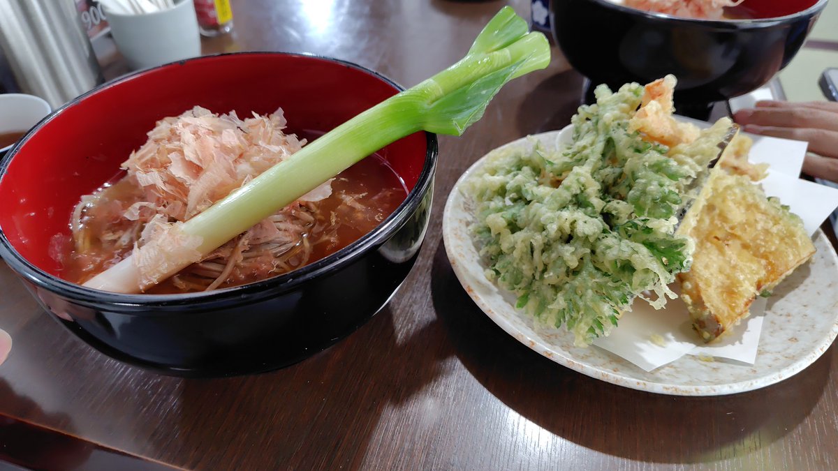 CnoD_pure's tweet photo. 悪ふざけみたいな蕎麦屋来た https://t.co/MxUAaV2boo