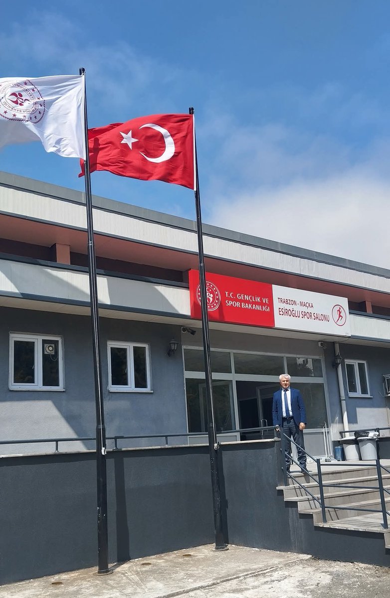 Her şey göründüğü gibi olsaydı, eline aldığın deniz suyu mavi olurdu.

- G. O.