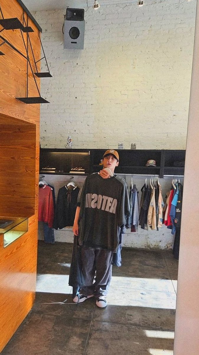 kookie (yongie luvr) tweet media