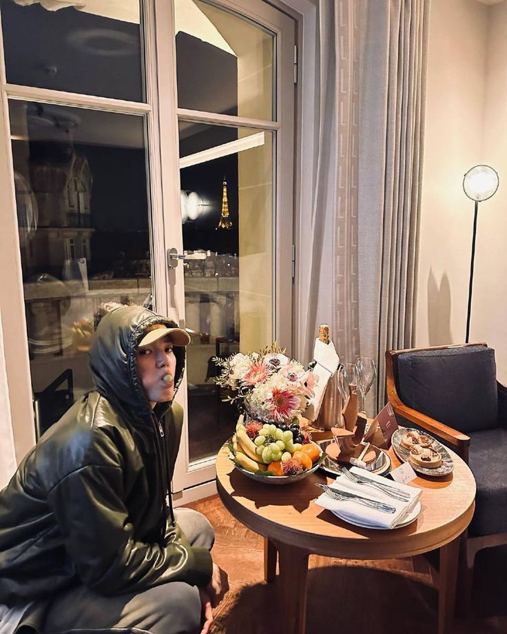 kookie (yongie luvr) tweet media