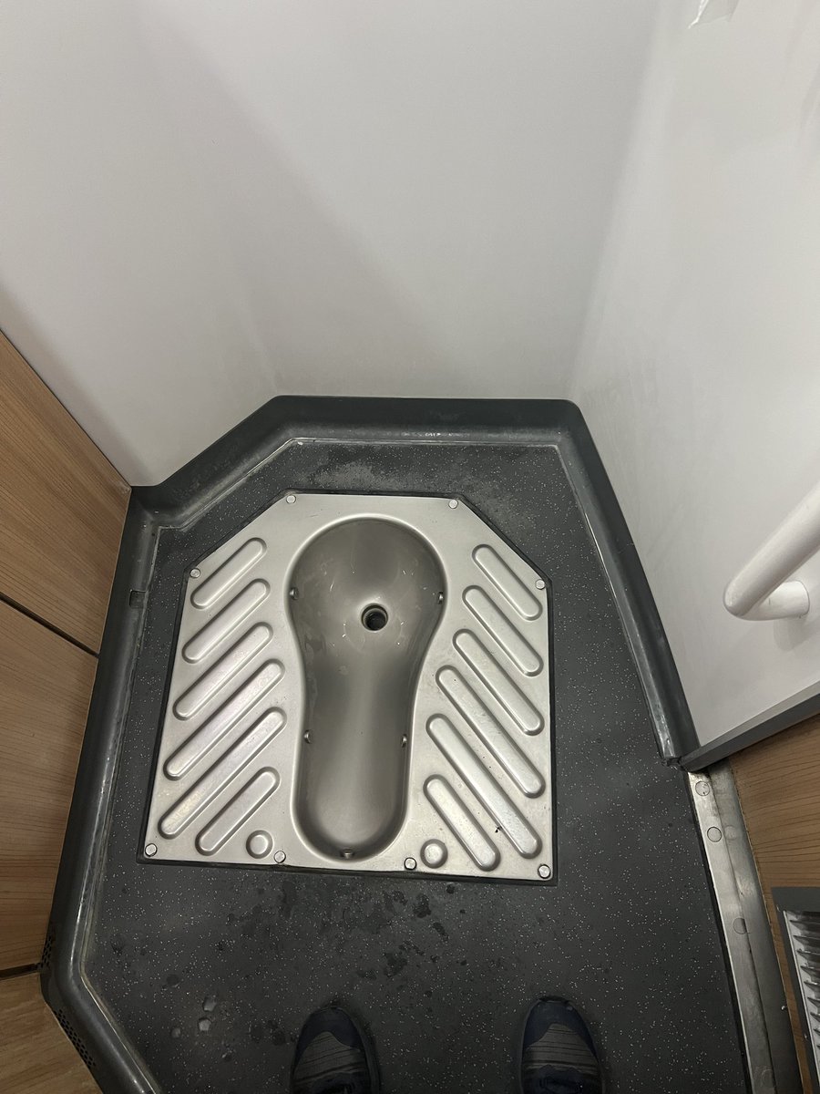 一个新人 tweet media