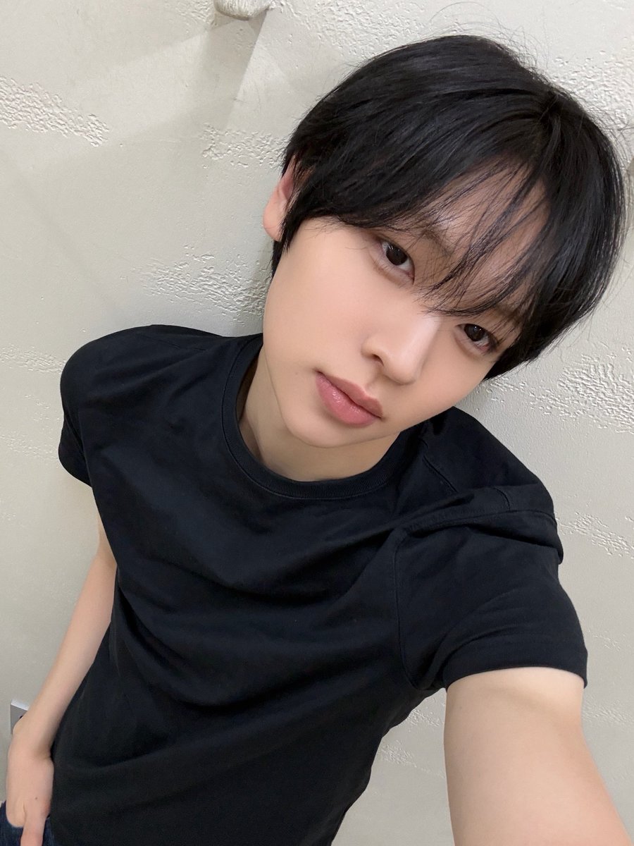 유찬이 셀카 왔다, ㅈㄴ 설레게 생김