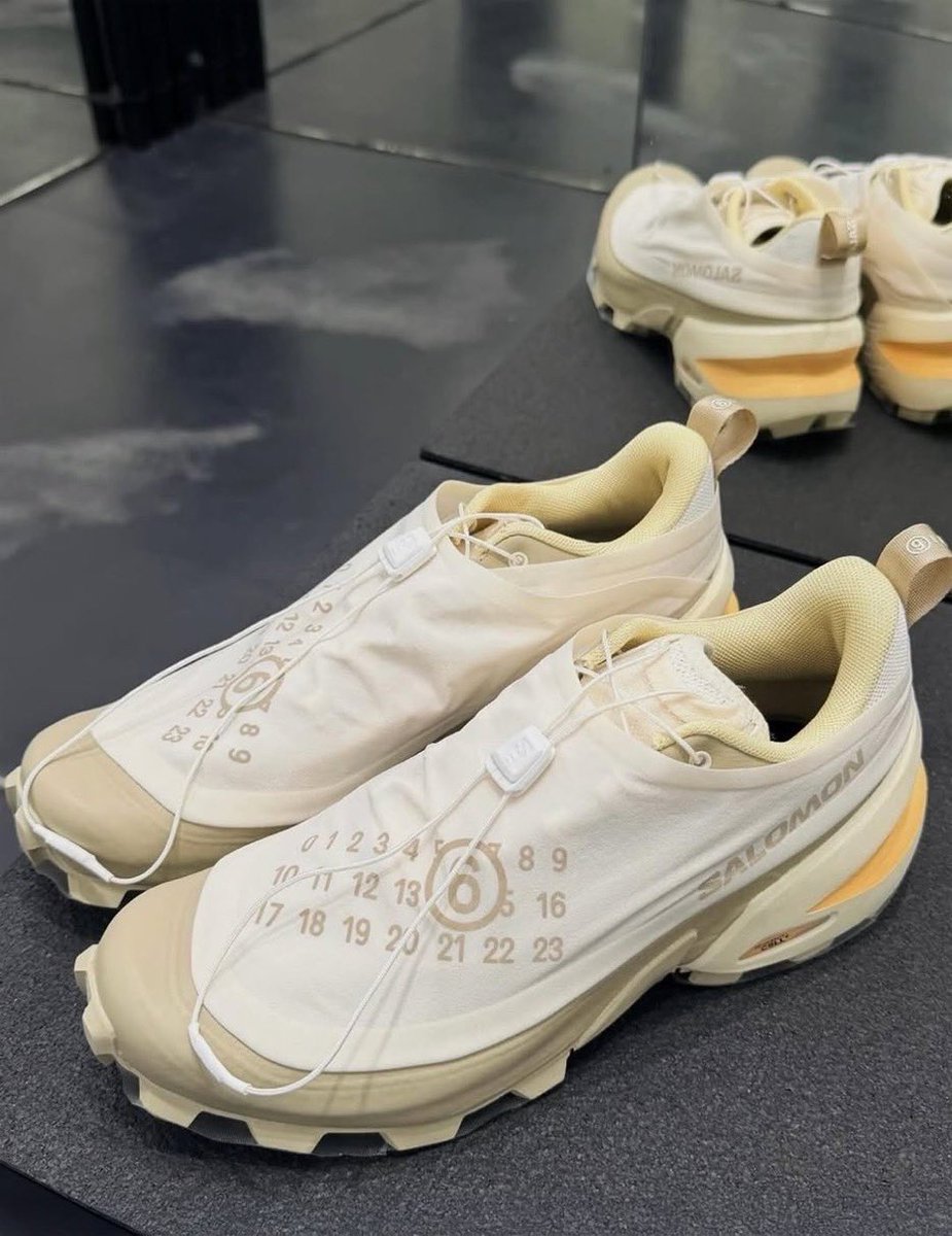 uptod4te's tweet photo. MM6 Maison Margiela x Salomon 2026 Cross Dust Beige  【エムエム6 メゾンマルジェラ サロモン 新作 クロスダスト】
https://t.co/DPcPqjVoqT https://t.co/PsePfRxz7u