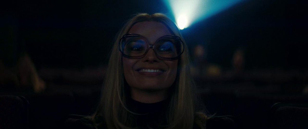 JLawrence Center tweet media