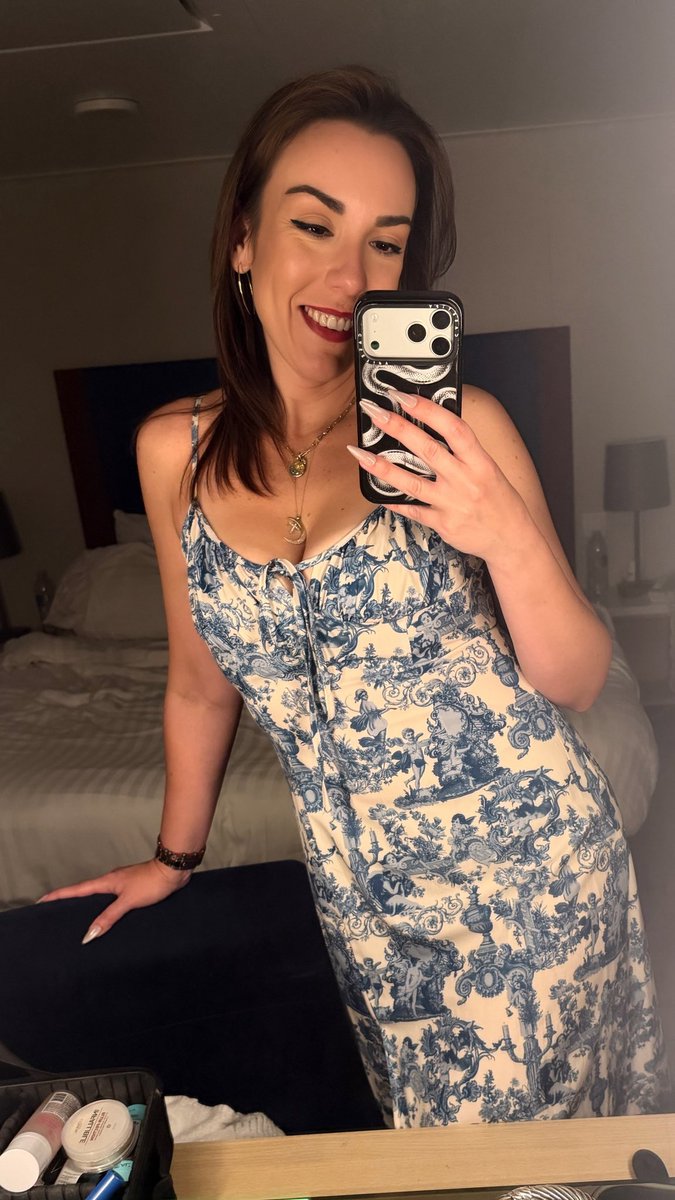 Julz 🌙✨ tweet media