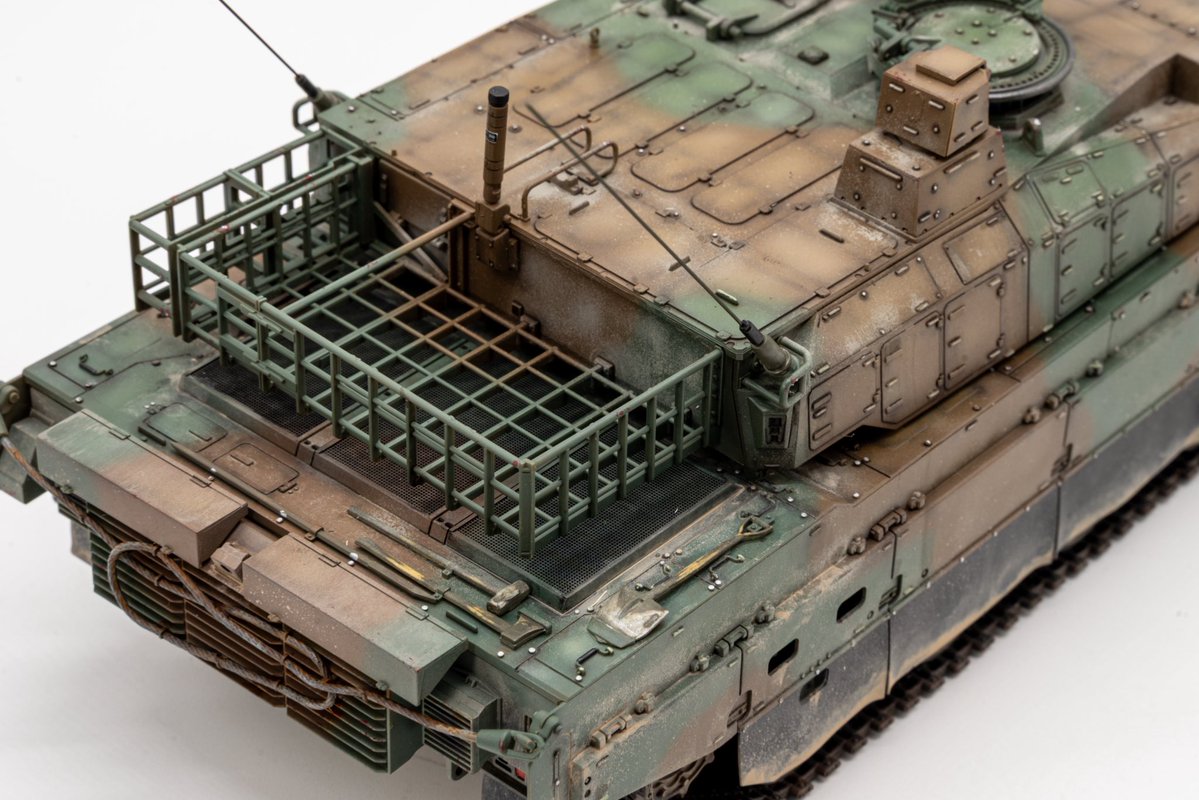 結局陸自
タミヤ　1/35 10式戦車　完成