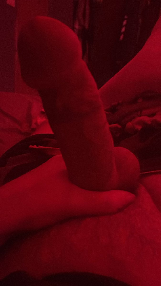 Lost_Oneee's tweet photo. Back on here… 
Relatively new to #nsfwtwt
Looking for moots | 22 | Straight
#nsfw #bdsm #petplay #ddlg #moothunt
Friends or fun? I’m down for either 
DM’s are open https://t.co/EI5VxlUHb1