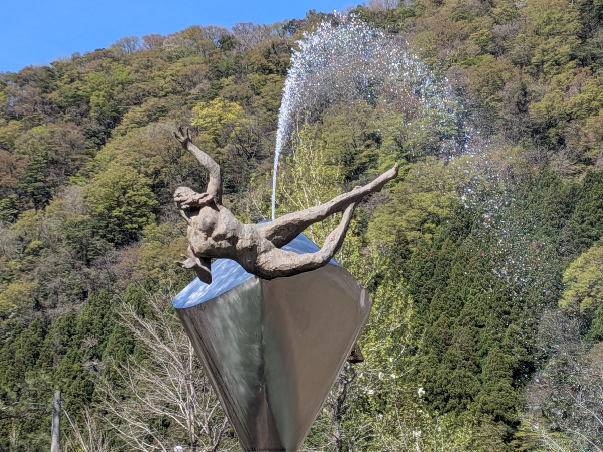 もばこいん tweet media