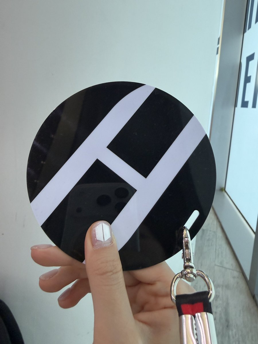 jinny__0613's tweet photo. 막콘이다! 
올콘 이지만 어쩔수 없이 이틀 일찍 갔는데 
오늘은 끝까지 볼거얌! https://t.co/J1K3II4SNN