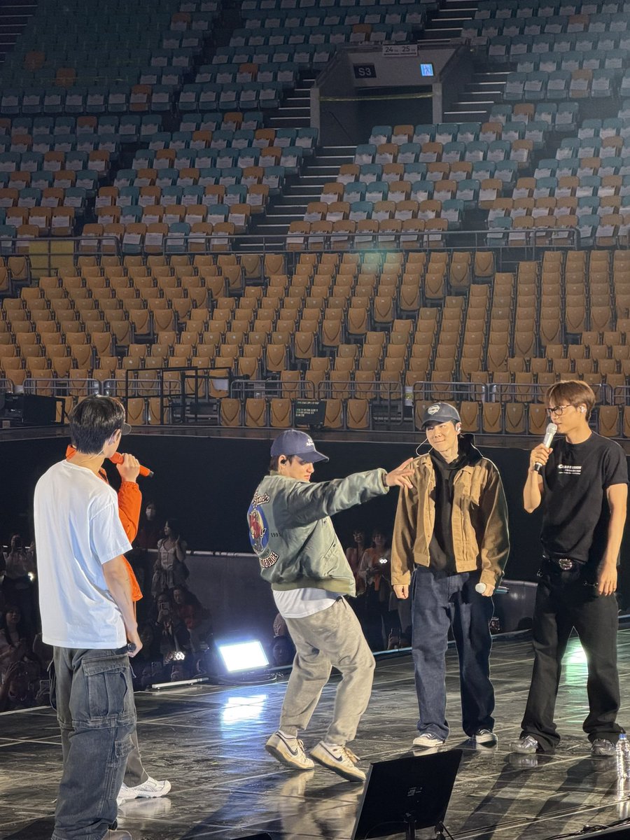 엑미녀 tweet media