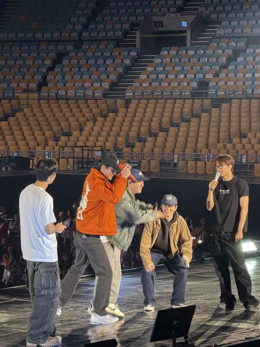 엑미녀 tweet media