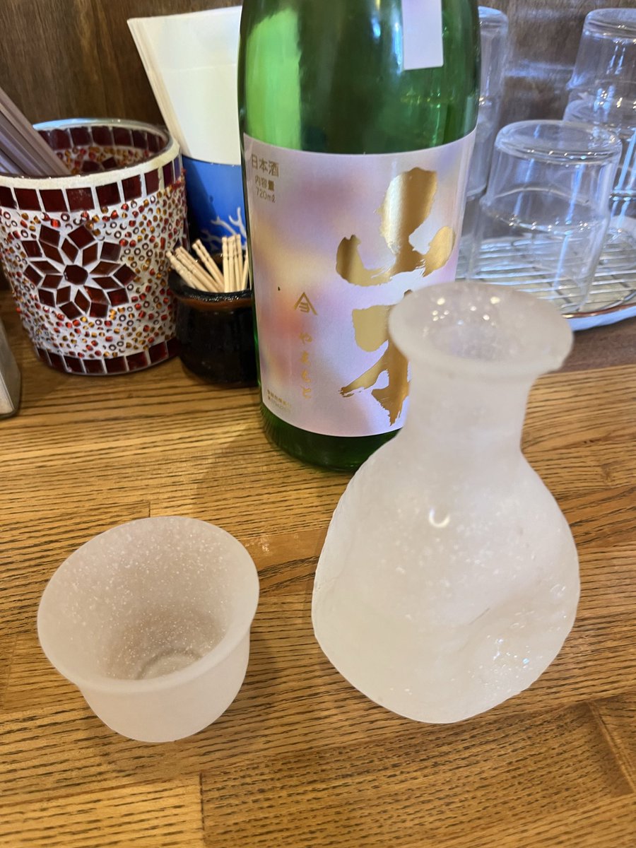 girogiro30fun's tweet photo. 㐂九家さん
呉田2種の特製麺醤油つけ麺〜ご飯割付〜
日本酒

今日も日曜から酔っ払います🍶

ポカポカ陽気な日曜日
そんな日にピッタリなつけ麺🍜
呉田麺の蕎麦粉が入った麺が好き😋
炭薫漂う鶏醤油つけ汁にザブンと麺を纏わせたら最高ですよ👌
日本酒との相性も！

ゴチそうさまでした😄 https://t.co/rkSR36e7bX