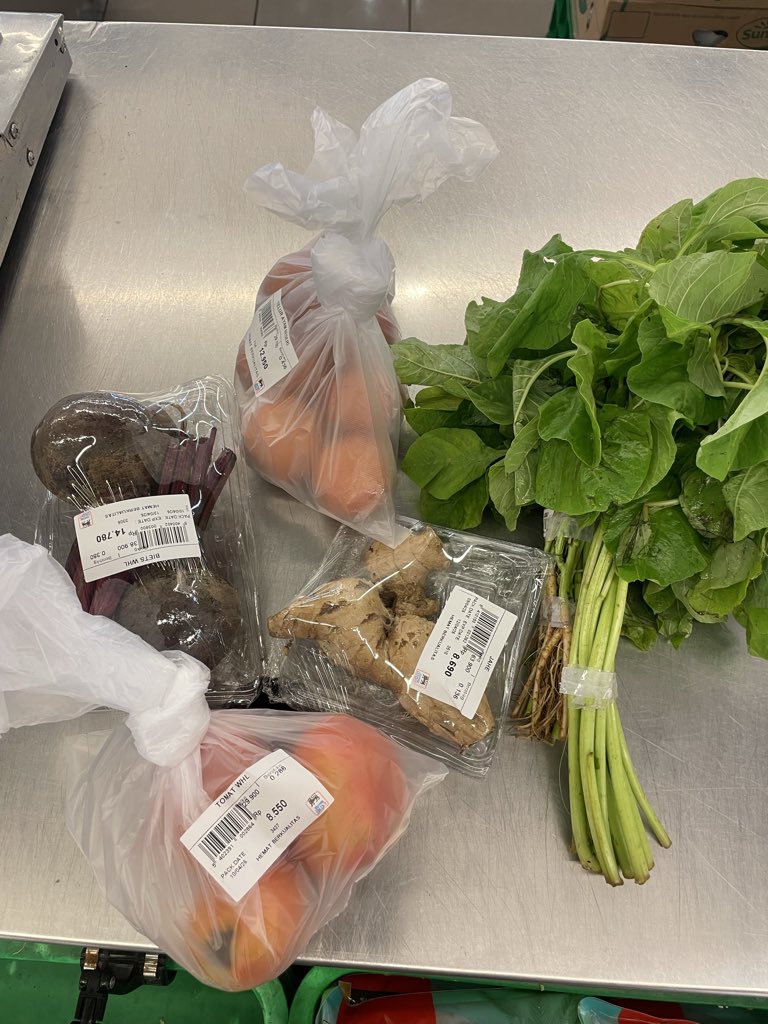 pengabdilembur tweet media