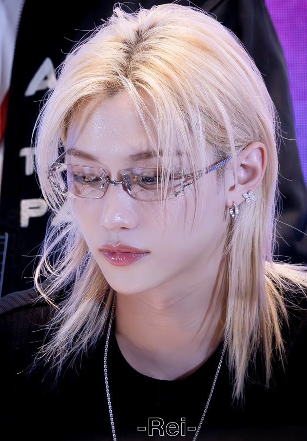 valrani_skz's tweet photo. his beauty https://t.co/ybyADLm6lY
