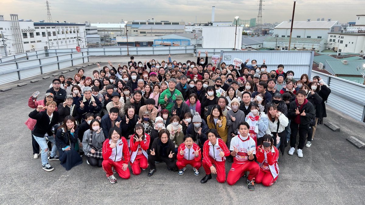 courage05x2's tweet photo. 本日20時からのプレミア公開まで後5時間 https://t.co/sqpdwFVBt5
