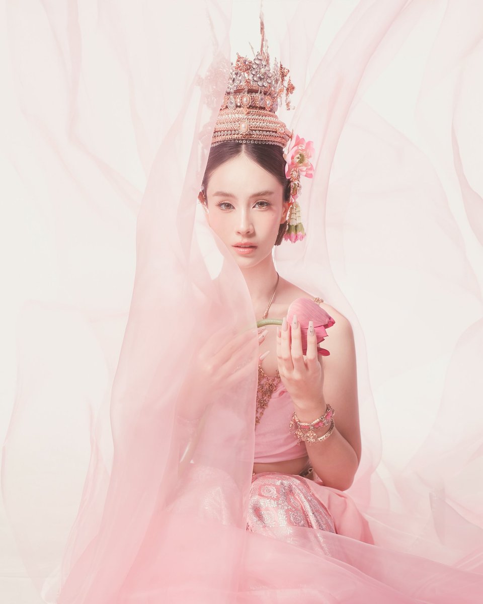 aangelinaa.ss tweet media