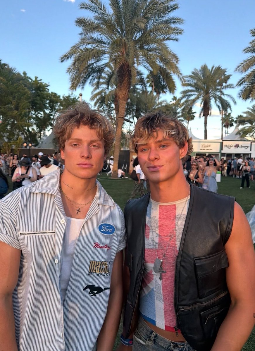 SoulidifiedNews's tweet photo. soulidified x coachella 📸 https://t.co/CMCWBJd2qw