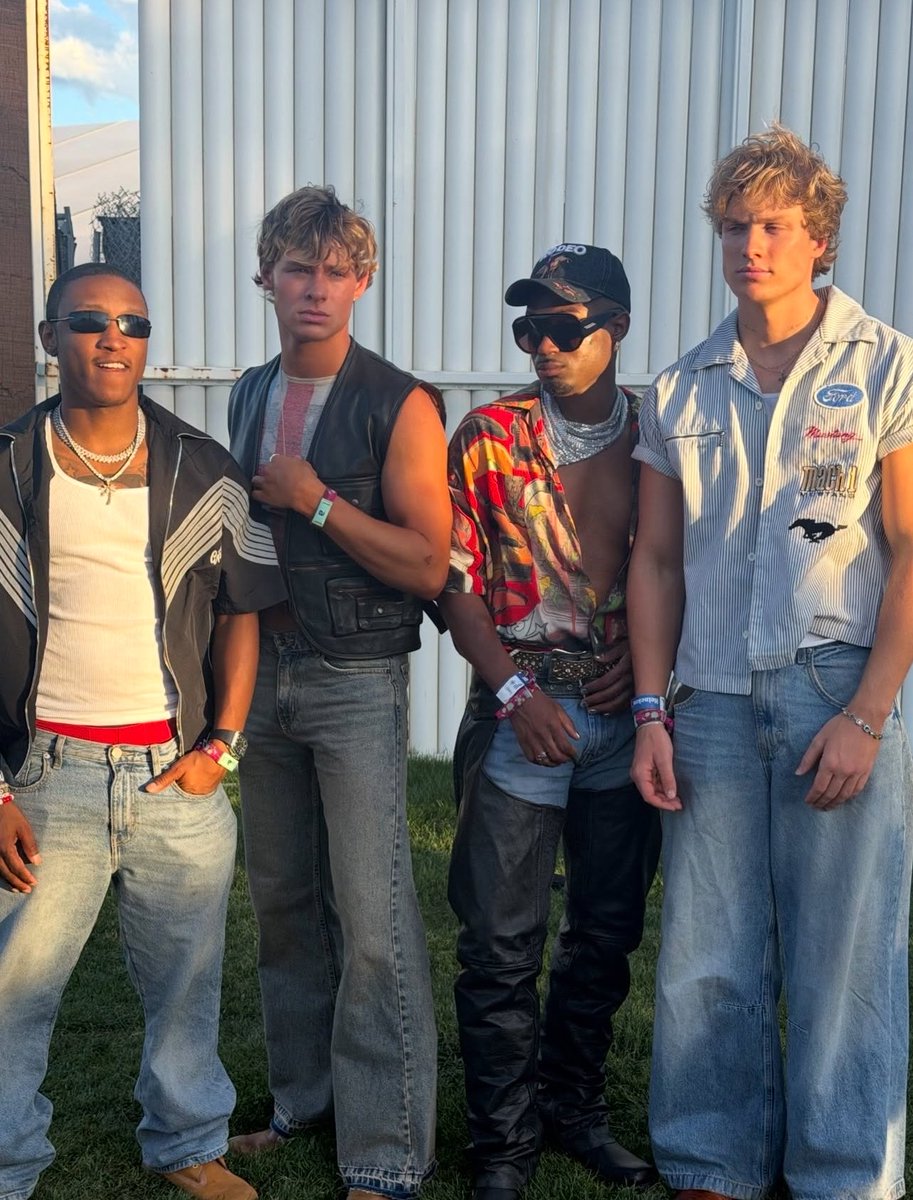 SoulidifiedNews's tweet photo. soulidified x coachella 📸 https://t.co/CMCWBJd2qw