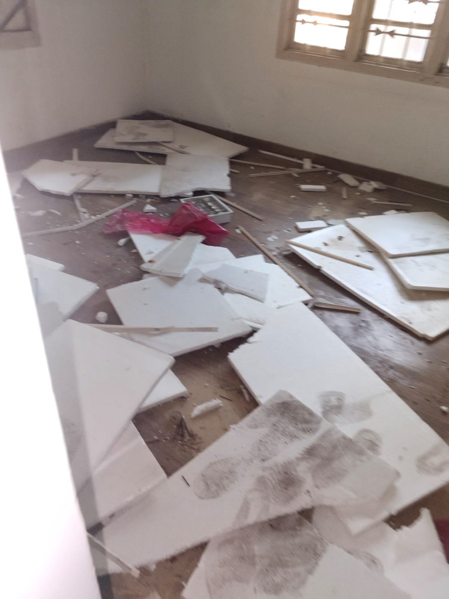 sudhaumashanker's tweet image. 2nd time in a week break in at locked buildings in Rukmini Lakshmipathy salai, Egmore ripping fans, electrical wires.Eye hospital n Fire service not spared. Occupied premises Tx to alert security n police culprits caught.#Chennai #unsafe What abt proposal fr Cctv in all streets