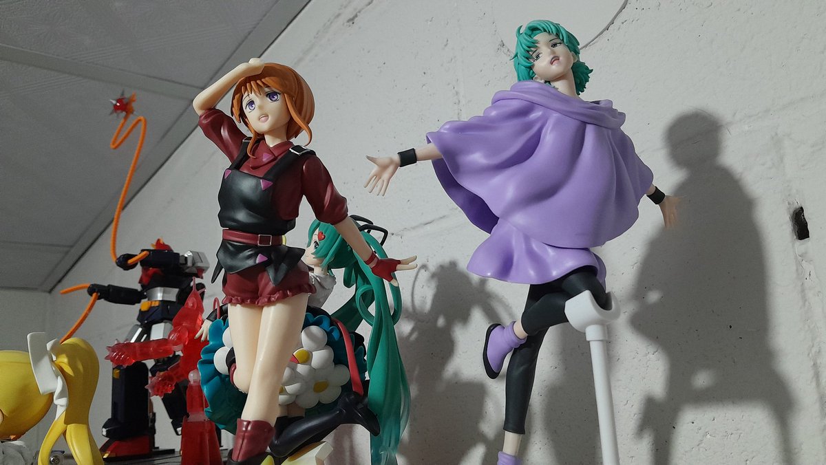 MystKani's tweet photo. First post of 2026 and is just me wanting to show the figures i got 🥹💖 Four and Ple looks so cute! So it makes me happy whenever i see them on the shelf https://t.co/peXHXxQEd8