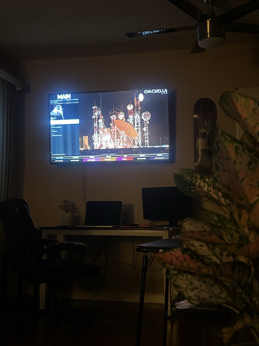 BenFredette's tweet image. Livestream ready for Bieberchella  #concert