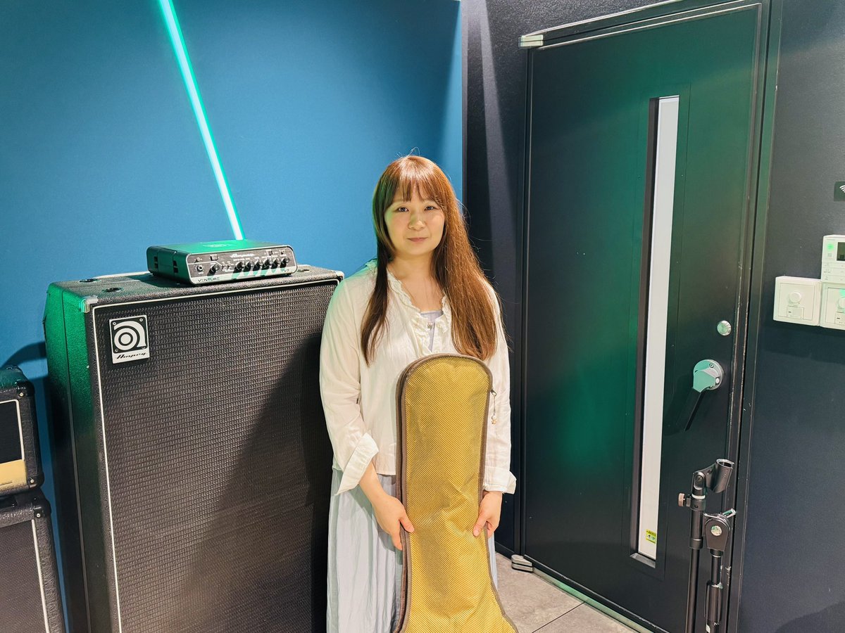 SIMPLECHORD2025's tweet photo. どの様な料理にも練り梅を投入する梓氏がスタジオに現れた写真です。

スッタフ鈴木 https://t.co/y3Z7TuuHGy