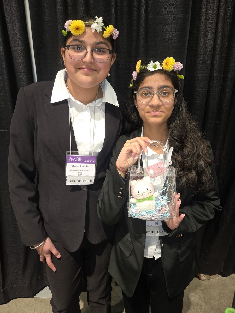 smc9876's tweet image. @ooak_toronto . Lovely meeting artists and seeing their crafts. From tstly foods, to adorable items and beautiful designs. It was lovely to be able to support #MadeInCanada including @WilliamsParkway Sr. Public School’s Grade 8 entrepreneurs. Great event to welcome #Spring #OOAK