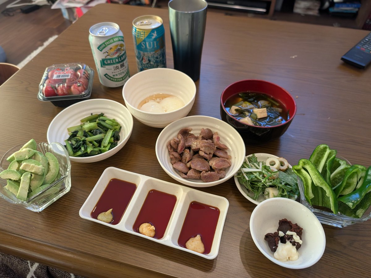 GrK7HyECSCjdSig's tweet photo. 砂肝やら
アボカドやら
温泉卵やら
味噌汁やら
よくわからぬ組み合わせで飲みます。
だいぶ暖かい気候になり冷たいビールが捗る季節になりました。 https://t.co/Y6ftHMm8tT