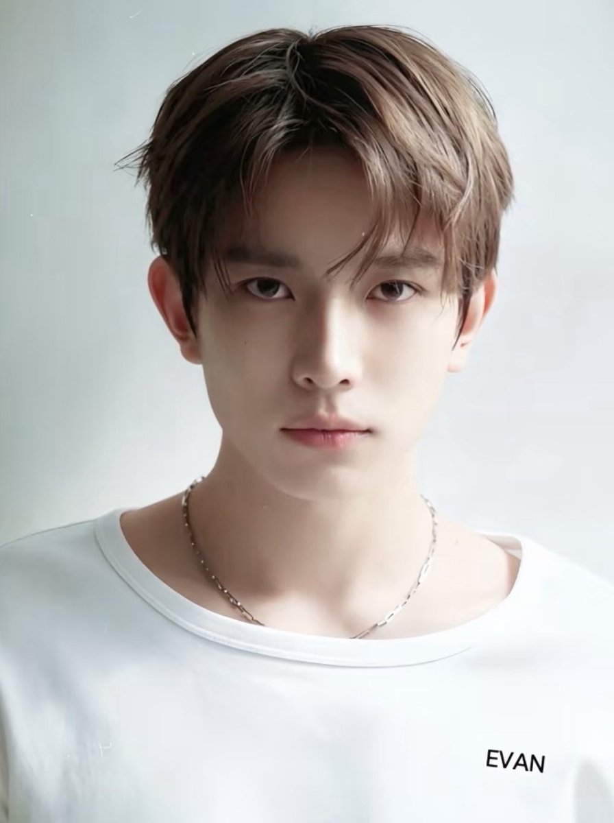 𝒙𝒐, 𝒆𝒗𝒂𝒏 tweet media