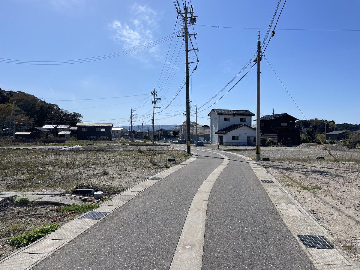 ばやりーす tweet media