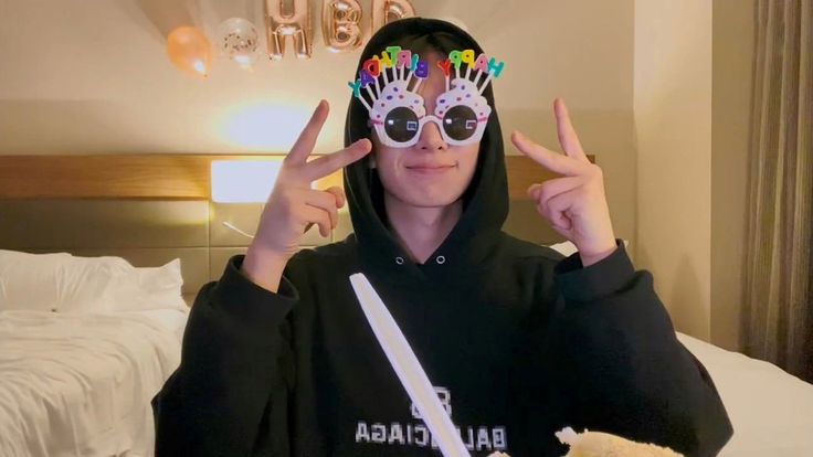 ENchanted tweet media