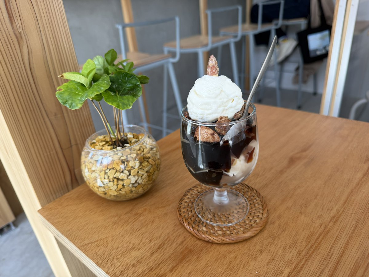 kazu_papan's tweet image. 昨日ウォールアート行くならと調べてた焙煎&amp;amp;珈琲 織の花で休憩✨
クチコミ通りコーヒーゼリー良かった🤭
#BROMPTON