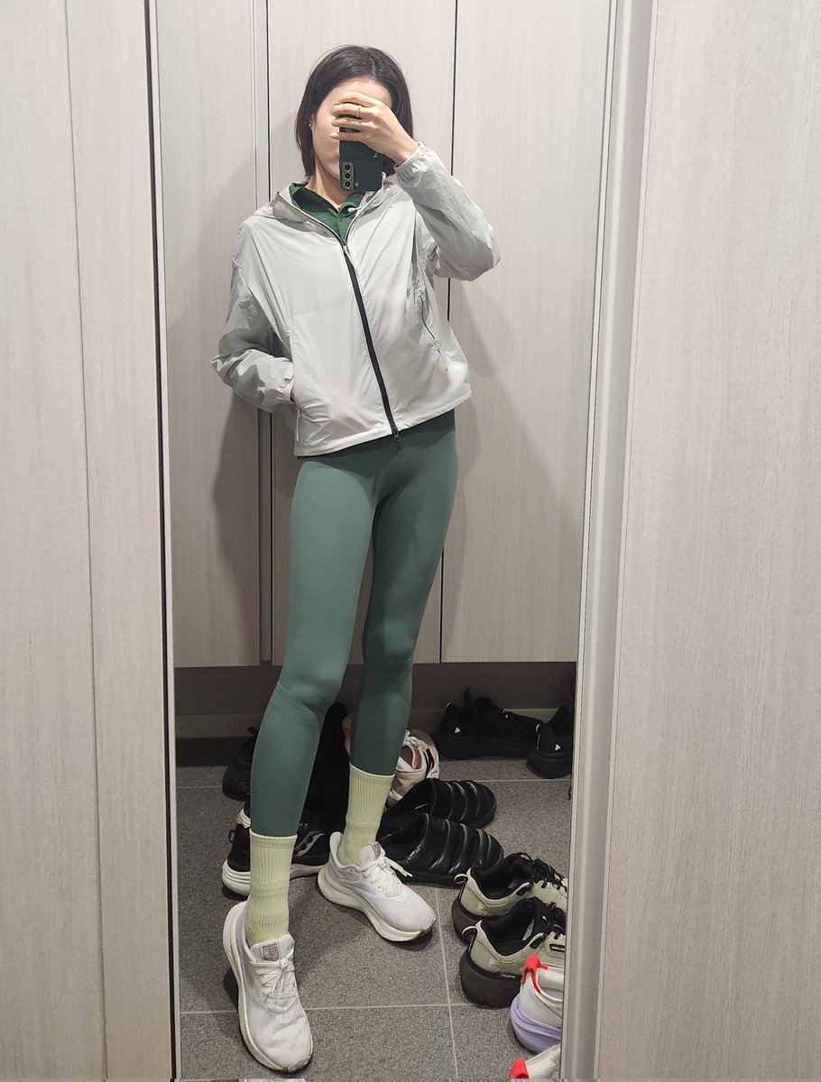 HHome🕯 tweet media