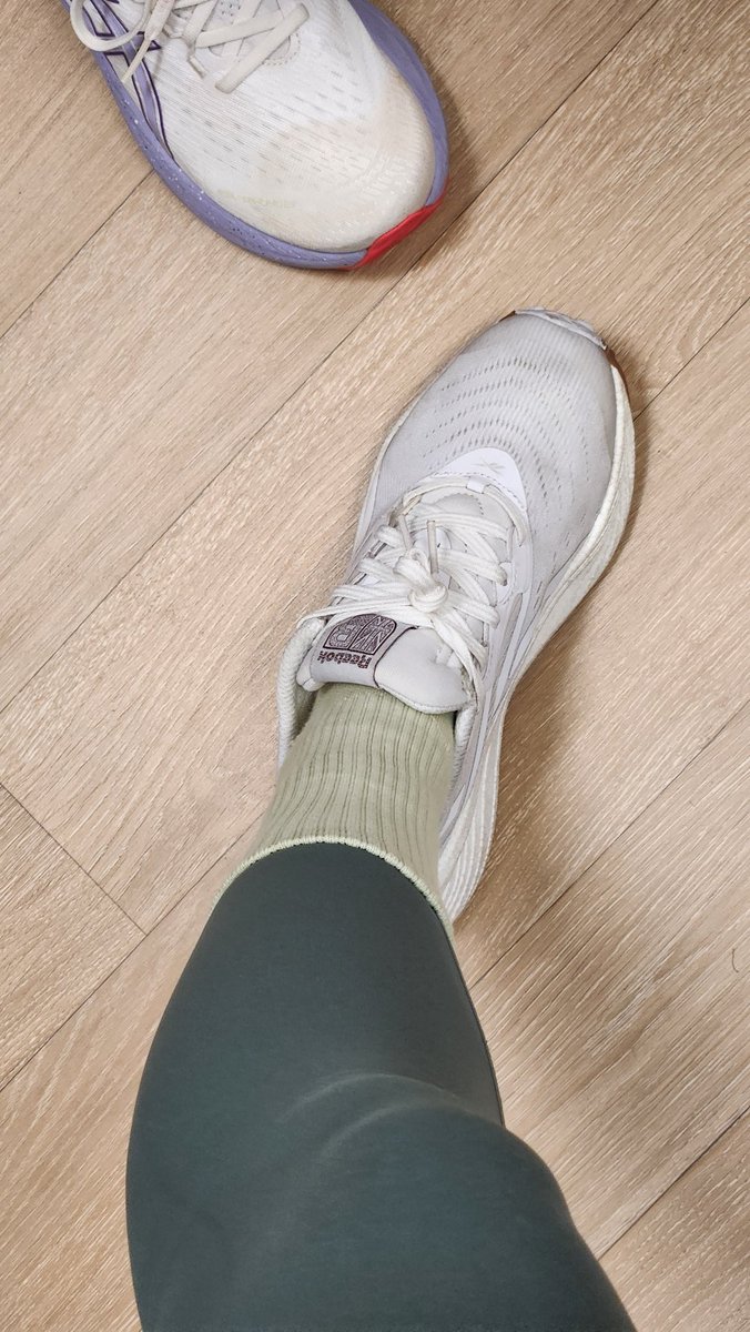 HHome🕯 tweet media