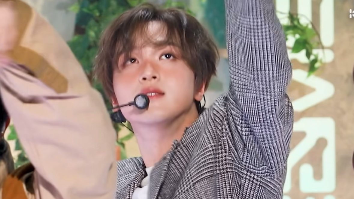 haevenleehc's tweet photo. he was just so beautiful that day https://t.co/0NS21eoLRM
