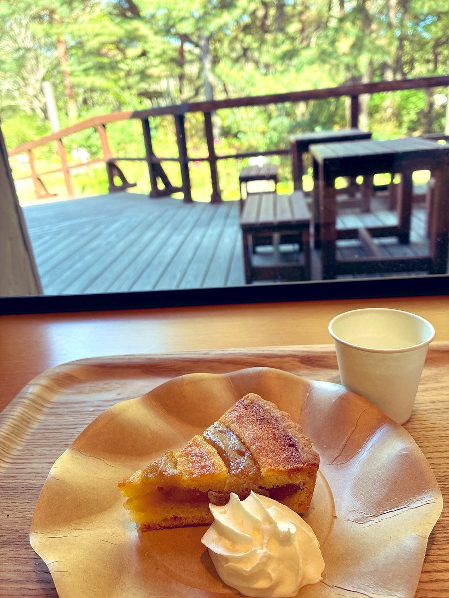 一万両 tweet media