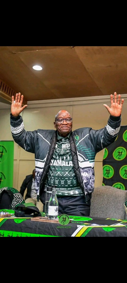 Chaban1Simphiwe's tweet photo. Happy birthday to the only president that cares about the people of South africa💚🖤💚🎂🎂🎂 https://t.co/k9MFfqQLFH