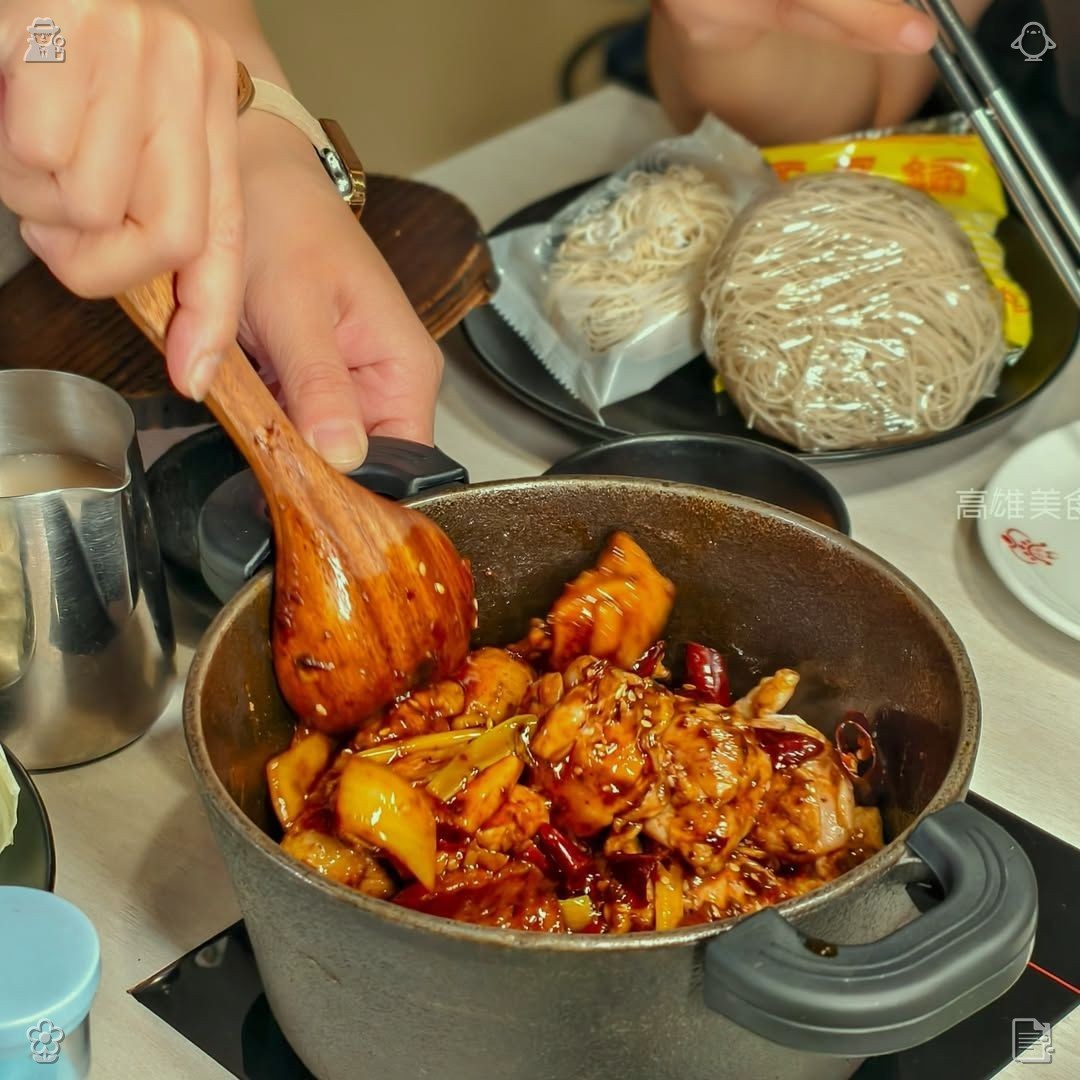 Emily Davis tweet media