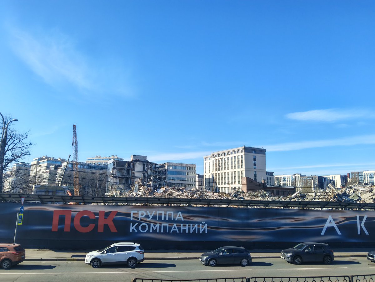 The silence of the Krakow sausage tweet media