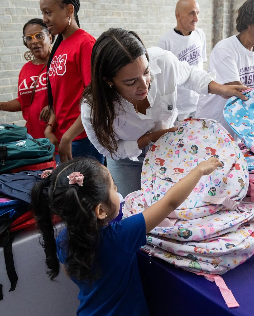 Alexandria Ocasio-Cortez tweet media