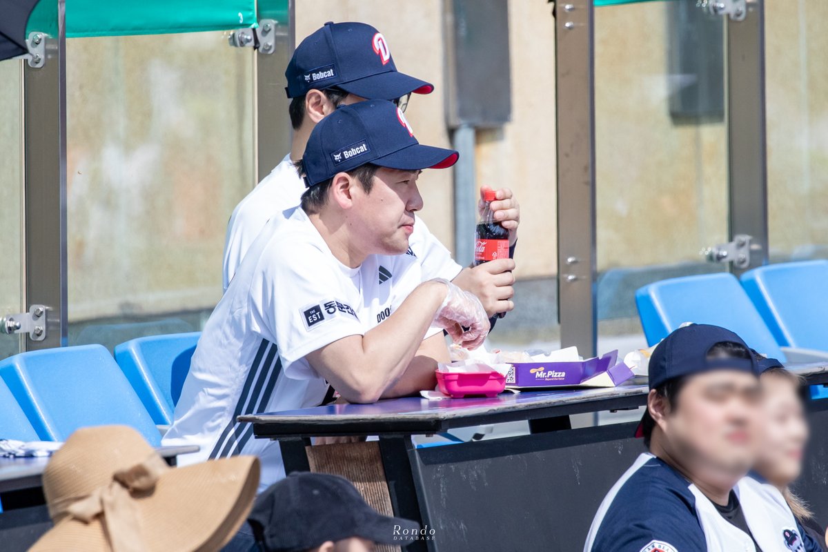 론도 tweet media