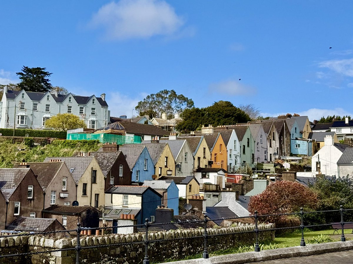CharlotteD52769's tweet image. #cobh #ireland #colorful