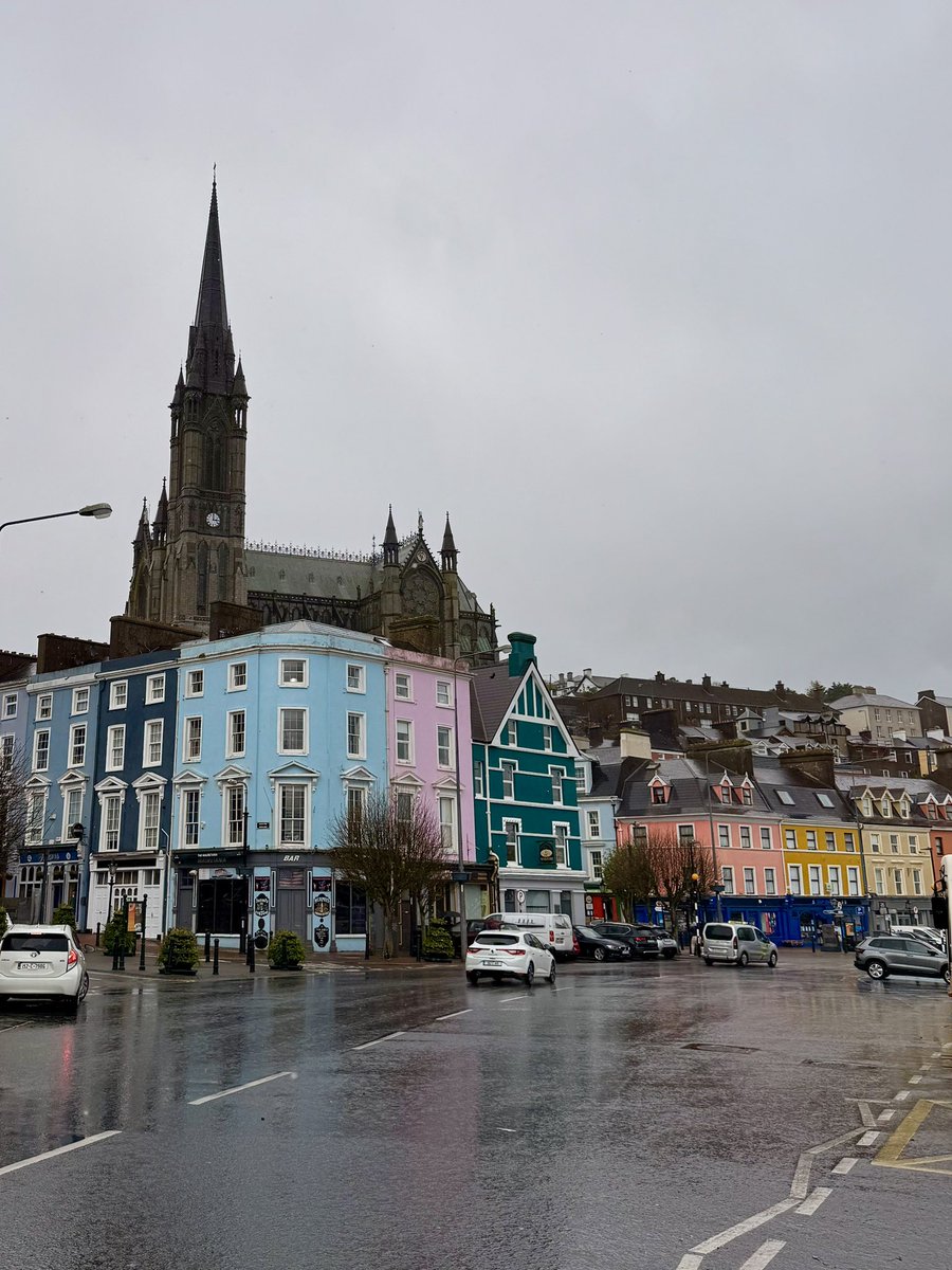 CharlotteD52769's tweet image. #cobh #ireland #colorful