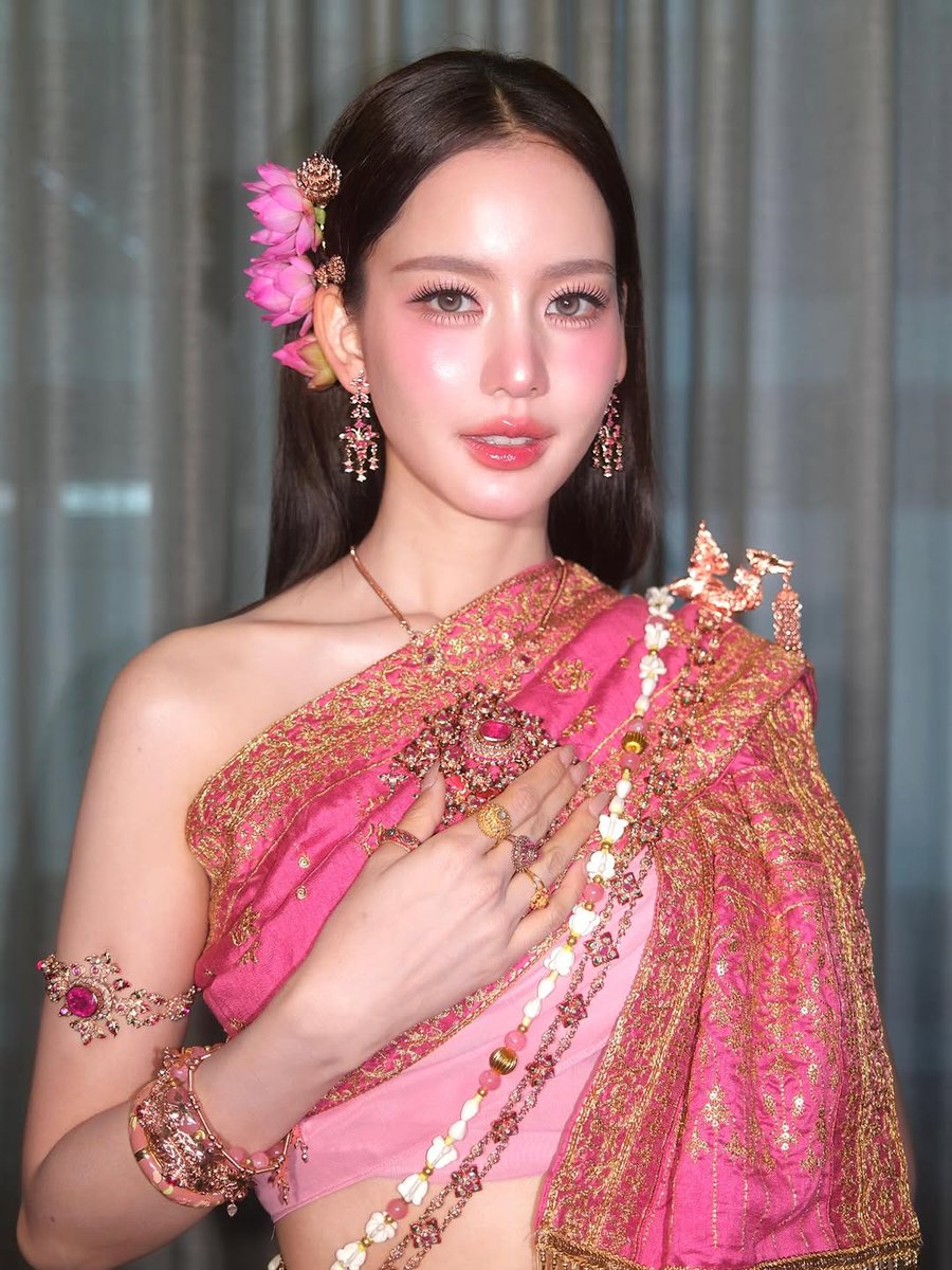 โบว์ เมลดา tweet media