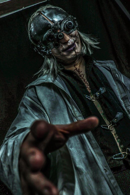 芸術の都 tweet media